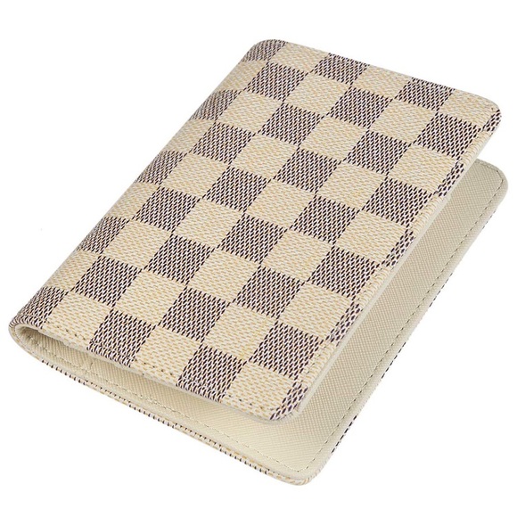 - LUX Cream checkered  RFID Passport Holder …NEW - Picture 3 of 8